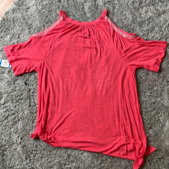 NWT-INC Women”s Top with Cold Shoulder & Key hole Neckline. Embroidered accents - Picture 7 of 9